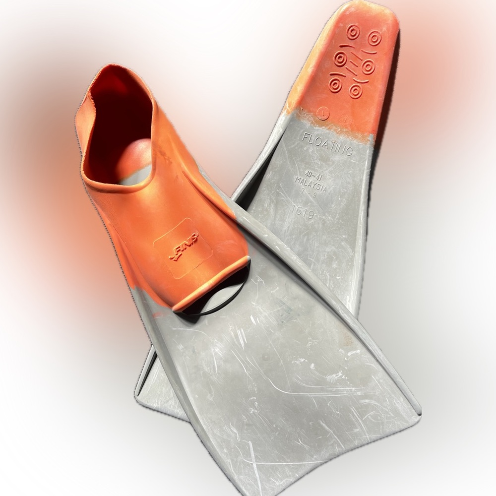 Swim Fins! Size 7-9 by Finis (coed)